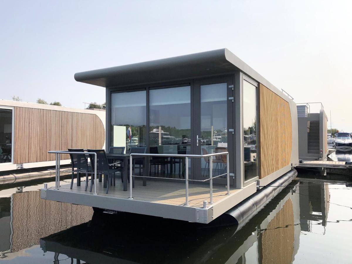 Floating Vacationhome Tenerife Holiday home Maastricht